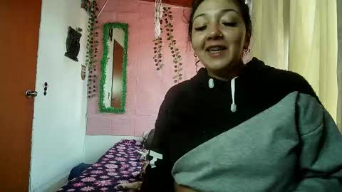 Snapshot of sexy_lolas chatting on 04/20/26, 08:43 sexy lolas online show from 04/20/26, 08:43