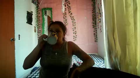 Snapshot of sexy_lolas chatting on 05/10/26, 10:04 sexy lolas online show from 05/10/26, 10:04