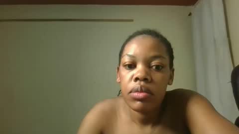 sexy_lyna online show from 10/22/25, 05:30