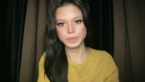 Snapshot of sexy_maevemorexxx chatting on 04/22/26, 04:15 Nicole online show from 04/22/26, 04:15
