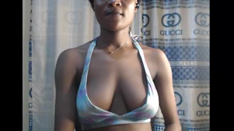Snapshot of sexy_mariax chatting on 12/16/24, 12:26 Debby online show from 12/16/24, 12:26