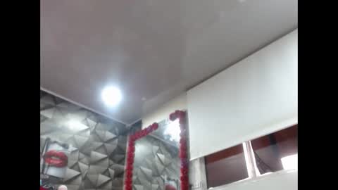 Snapshot of sexy_mature_hot01 chatting on 09/29/25, 08:02 MARIPOSA online show from 09/29/25, 08:02