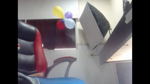 Snapshot of sexy_mature_hot01 chatting on 10/13/25, 12:05 MARIPOSA online show from 10/13/25, 12:05