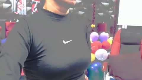 Snapshot of sexy_mature_hot01 chatting on 10/22/25, 12:16 MARIPOSA online show from 10/22/25, 12:16