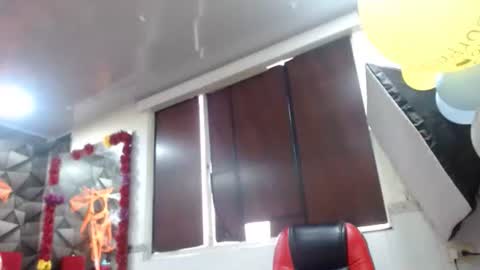 Snapshot of sexy_mature_hot01 chatting on 10/29/25, 12:29 MARIPOSA online show from 10/29/25, 12:29