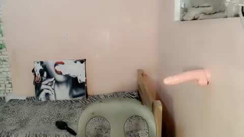 mika online show from 02/02/25, 12:30