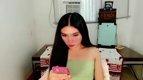 mika online show from 02/10/25, 09:36