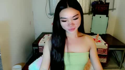 mika online show from 02/12/25, 10:03