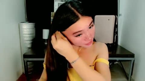 mika online show from 03/10/25, 04:25