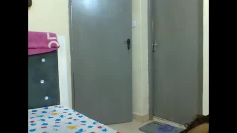 mimi online show from 02/11/26, 03:50