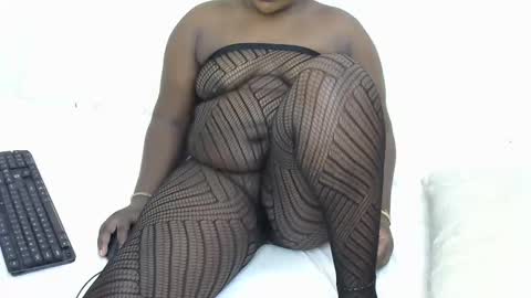 lina online show from 11/14/25, 09:19