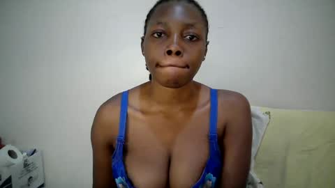 Snapshot of sexy_muna2 chatting on 06/18/26, 04:46 sexy_muna2 online show from 06/18/26, 04:46