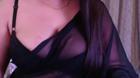 Snapshot of sexy_myra18 chatting on 05/22/26, 05:14 myra online show from 05/22/26, 05:14
