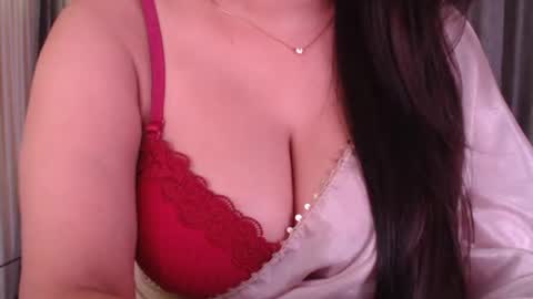 Snapshot of sexy_myra18 chatting on 06/26/26, 04:28 myra online show from 06/26/26, 04:28