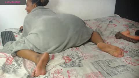 Snapshot of sexy_night_bm chatting on 12/13/24, 02:21 Jhoana online show from 12/13/24, 02:21