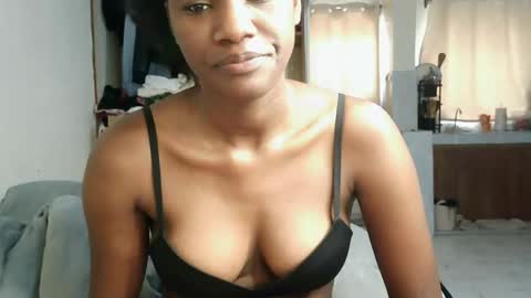 Snapshot of sexy_nyla chatting on 04/01/26, 11:11 Nyla online show from 04/01/26, 11:11