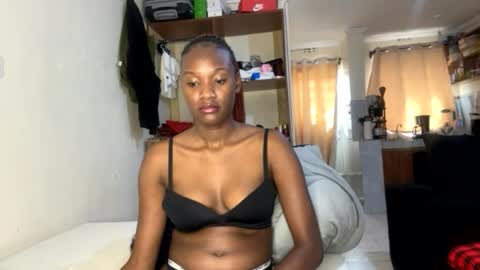 Snapshot of sexy_nyla chatting on 06/17/26, 12:50 Nyla online show from 06/17/26, 12:50