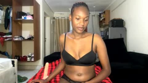 Snapshot of sexy_nyla chatting on 06/18/26, 11:20 Nyla online show from 06/18/26, 11:20