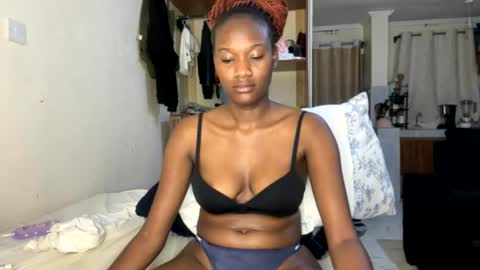 Snapshot of sexy_nyla chatting on 06/26/26, 12:26 Nyla online show from 06/26/26, 12:26