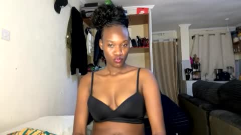 Snapshot of sexy_nyla chatting on 07/18/26, 08:01 Nyla online show from 07/18/26, 08:01