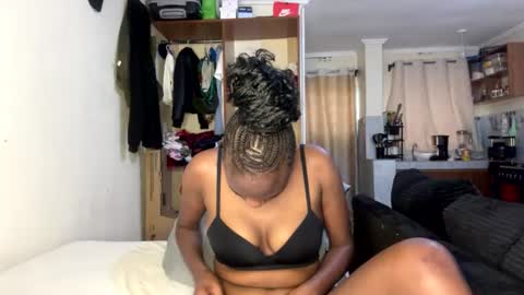 Snapshot of sexy_nyla chatting on 07/25/26, 01:19 Nyla online show from 07/25/26, 01:19