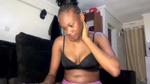 Snapshot of sexy_nyla chatting on 07/26/26, 03:41 Nyla online show from 07/26/26, 03:41