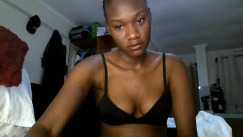 Snapshot of sexy_nyla chatting on 07/29/26, 08:40 Nyla online show from 07/29/26, 08:40