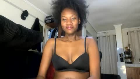 Snapshot of sexy_nyla chatting on 07/31/26, 12:43 Nyla online show from 07/31/26, 12:43