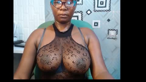 Snapshot of sexy_pearl12 chatting on 01/07/25, 06:38 zoe online show from 01/07/25, 06:38