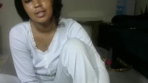 sexy pigeon online show from 04/29/26, 07:34