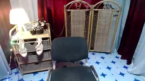 Snapshot of sexy_pussy143 chatting on 03/10/26, 07:35 angela online show from 03/10/26, 07:35