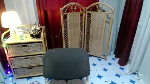 Snapshot of sexy_pussy143 chatting on 03/27/26, 07:14 angela online show from 03/27/26, 07:14