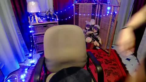 Snapshot of sexy_pussy143 chatting on 07/04/26, 01:28 angela online show from 07/04/26, 01:28