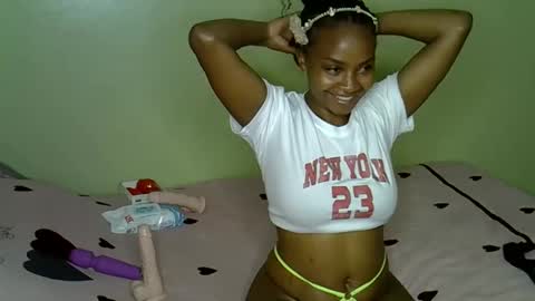 Snapshot of sexy_shan09 chatting on 11/15/25, 02:35 sexy_shan09 online show from 11/15/25, 02:35