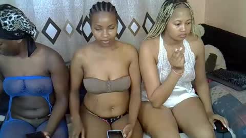 Snapshot of sexy_shan09 chatting on 12/16/25, 12:32 sexy_shan09 online show from 12/16/25, 12:32