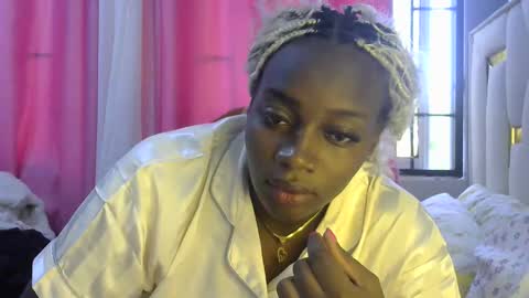 laura online show from 12/16/25, 09:58