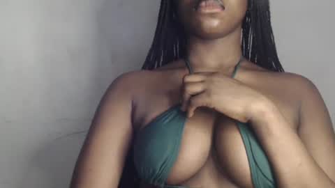 Snapshot of sexy_sinaha chatting on 02/03/25, 02:14 naomi online show from 02/03/25, 02:14