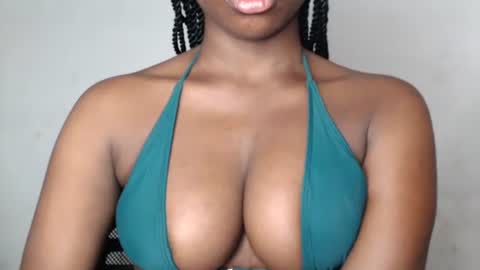 Snapshot of sexy_sinaha chatting on 10/19/25, 11:11 naomi online show from 10/19/25, 11:11