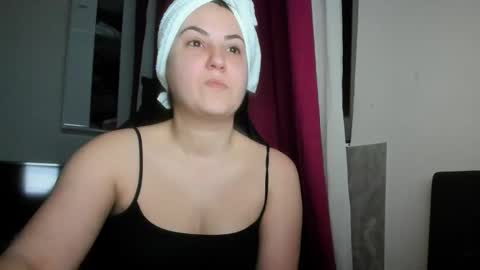 Snapshot of sexy_slimm25 chatting on 04/03/26, 09:35 Slimm online show from 04/03/26, 09:35