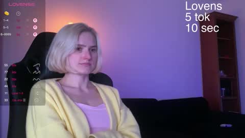 Snapshot of sexy_sweets chatting on 09/18/25, 12:45 Sexy-Sweets online show from 09/18/25, 12:45