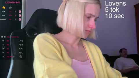 Snapshot of sexy_sweets chatting on 09/18/25, 01:02 Sexy-Sweets online show from 09/18/25, 01:02