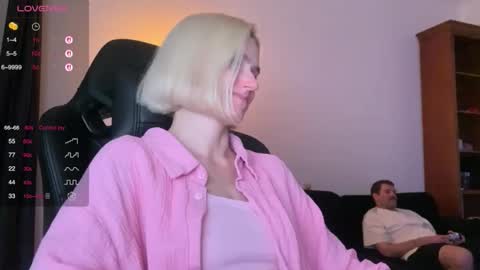 Snapshot of sexy_sweets chatting on 09/19/25, 06:41 Sexy-Sweets online show from 09/19/25, 06:41