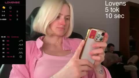 Snapshot of sexy_sweets chatting on 09/21/25, 02:40 Sexy-Sweets online show from 09/21/25, 02:40