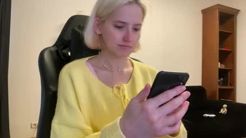 Snapshot of sexy_sweets chatting on 09/23/25, 02:09 Sexy-Sweets online show from 09/23/25, 02:09