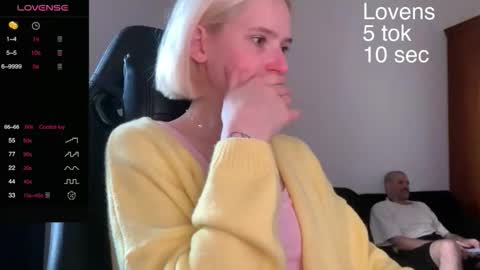 Snapshot of sexy_sweets chatting on 09/24/25, 12:41 Sexy-Sweets online show from 09/24/25, 12:41