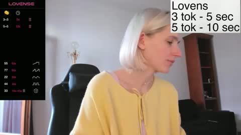 Snapshot of sexy_sweets chatting on 11/02/25, 11:45 Sexy-Sweets online show from 11/02/25, 11:45