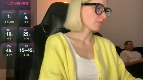 Snapshot of sexy_sweets chatting on 11/12/25, 06:41 Sexy-Sweets online show from 11/12/25, 06:41