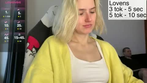 Snapshot of sexy_sweets chatting on 12/02/25, 11:59 Sexy-Sweets online show from 12/02/25, 11:59