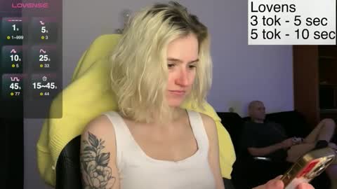 Snapshot of sexy_sweets chatting on 12/04/25, 01:42 Sexy-Sweets online show from 12/04/25, 01:42