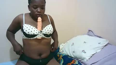 Snapshot of sexy_tiffah33 chatting on 11/13/25, 04:17 Tiffah online show from 11/13/25, 04:17